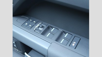 Defender 110 41