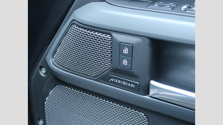 2023 認定中古車 Land Rover Defender 110 カルパチアングレイ D300 AWD（AT） X-DYNAMIC SE
