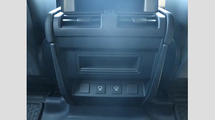 Defender 110 61