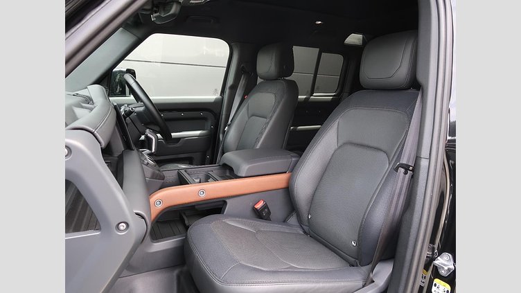 2023 認定中古車 Land Rover Defender 110 サントリーニブラック D300 AWD（AT） X-DYNAMIC HSE