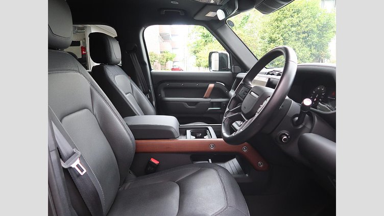 2023 認定中古車 Land Rover Defender 110 サントリーニブラック D300 AWD（AT） X-DYNAMIC HSE