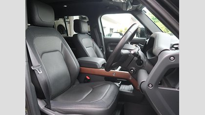 Defender 110 37
