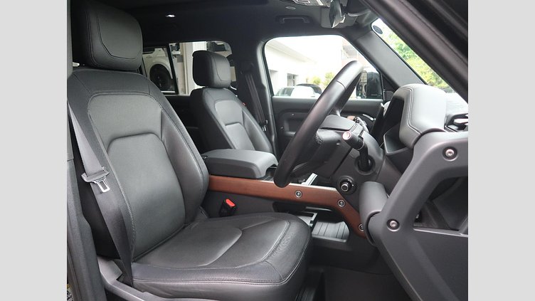2023 認定中古車 Land Rover Defender 110 サントリーニブラック D300 AWD（AT） X-DYNAMIC HSE