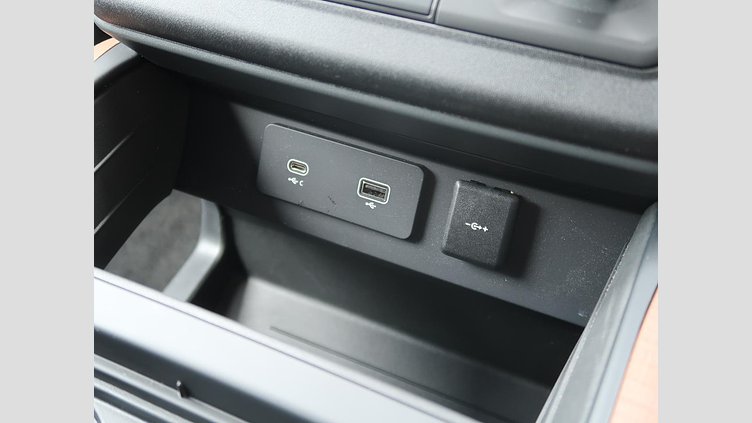 2023 認定中古車 Land Rover Defender 110 サントリーニブラック D300 AWD（AT） X-DYNAMIC HSE