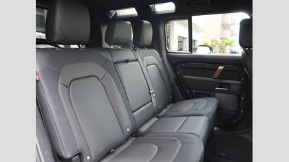 Defender 110 46