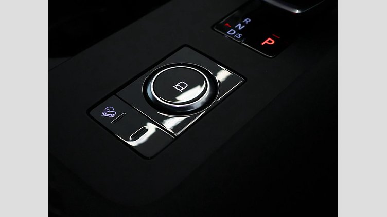 2024 Approved Land Rover Discovery Fuji White D300 D300 R-Dynamic HSE