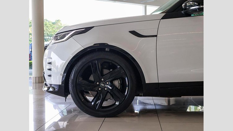 2024 Approved Land Rover Discovery Fuji White D300 D300 R-Dynamic HSE