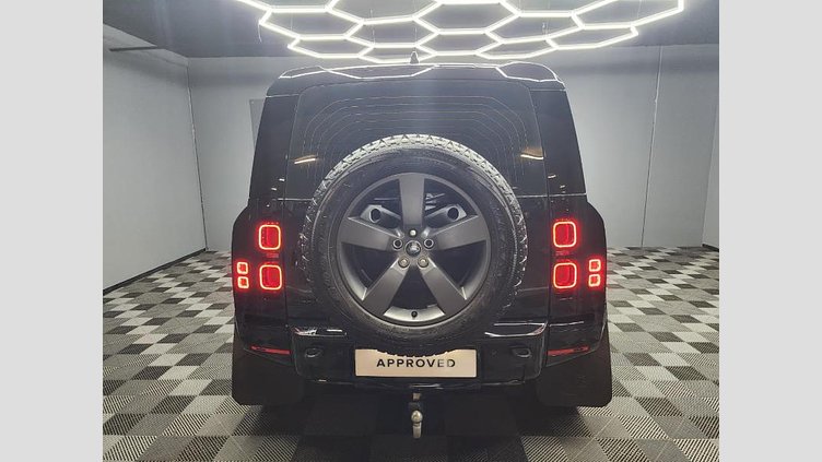 2025 Approved Land Rover Defender 110 Santorini Black 2025 Land Rover Defender 110 D350 X-Dynamic HSE with only 9,900km. Finished in striking Santorini Black with a luxurious Black Leather Interior, this high-spec Defender offers the perfect blend of power, refinement and versatility.  D350 X-Dynamic HSE