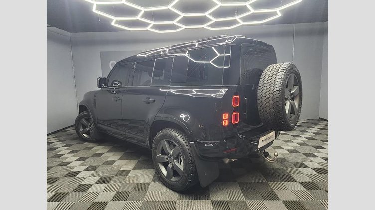 2025 Approved Land Rover Defender 110 Santorini Black 2025 Land Rover Defender 110 D350 X-Dynamic HSE with only 9,900km. Finished in striking Santorini Black with a luxurious Black Leather Interior, this high-spec Defender offers the perfect blend of power, refinement and versatility.  D350 X-Dynamic HSE