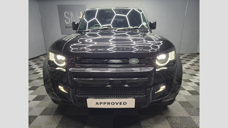 2025 Approved Land Rover Defender 110 Santorini Black 2025 Land Rover Defender 110 D350 X-Dynamic HSE with only 9,900km. Finished in striking Santorini Black with a luxurious Black Leather Interior, this high-spec Defender offers the perfect blend of power, refinement and versatility.  D350 X-Dynamic HSE