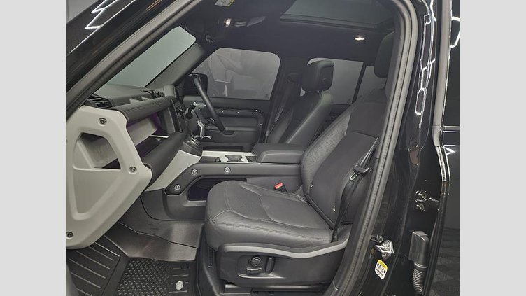 2025 Approved Land Rover Defender 110 Santorini Black 2025 Land Rover Defender 110 D350 X-Dynamic HSE with only 9,900km. Finished in striking Santorini Black with a luxurious Black Leather Interior, this high-spec Defender offers the perfect blend of power, refinement and versatility.  D350 X-Dynamic HSE