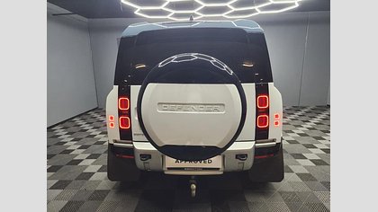 Defender 110 5