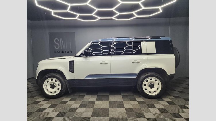 2025 Approved Land Rover Defender 110 Fuji White Experience iconic design blended with modern luxury in this 2025 Defender 110 D250 S County Edition, finished in Fuji White with Tasman Blue contrast roof. This Defender is exceptionally well specified and presents in outstanding condition. D250 S County