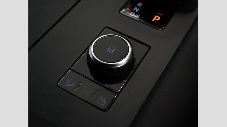 2022 Approved Land Rover Discovery Fuji White D300 D300 R-Dynamic SE