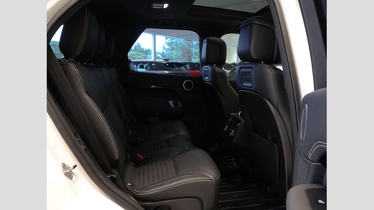 2022 Approved Land Rover Discovery Fuji White D300 D300 R-Dynamic SE