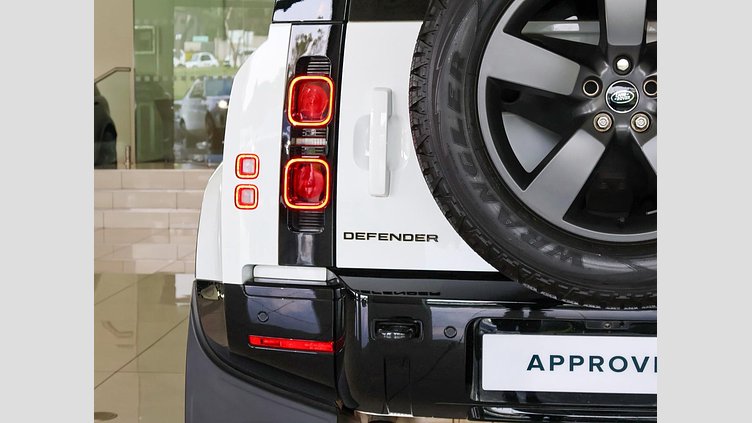2025 Approved Land Rover Defender 110 Fuji White D350 D350 X-Dynamic HSE