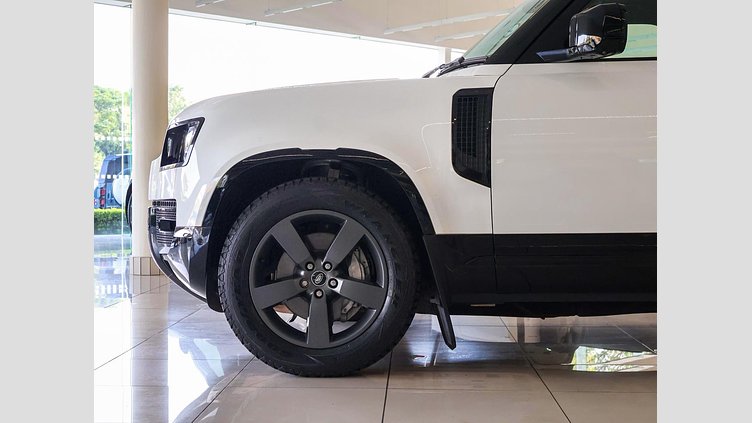 2025 Approved Land Rover Defender 110 Fuji White D350 D350 X-Dynamic HSE