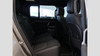 Defender 110 23