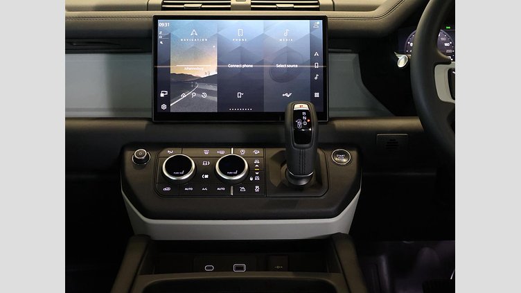 2024 Approved Land Rover Defender 110 Silicon Silver D300 D300 X-Dynamic HSE