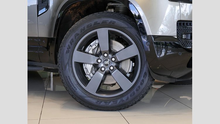 2024 Approved Land Rover Defender 110 Silicon Silver D300 D300 X-Dynamic HSE