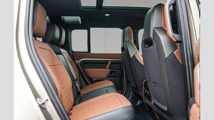 Defender 110 8