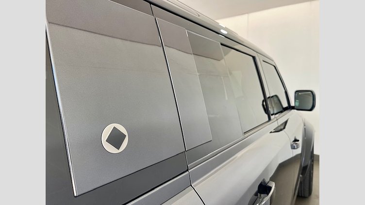 2025 Approved Land Rover Defender OCTA Carpathian Grey P635 OCTA 2025 Defender OCTA Edition One