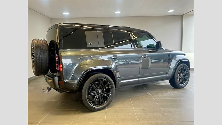 2025 Approved Land Rover Defender OCTA Carpathian Grey P635 OCTA 2025 Defender OCTA Edition One