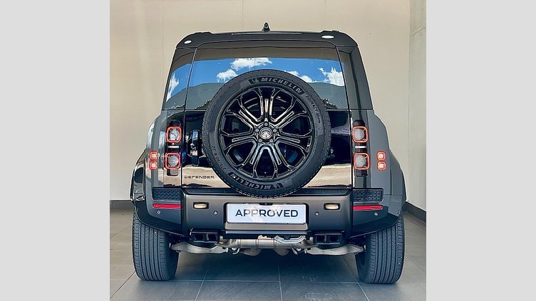 2025 Approved Land Rover Defender OCTA Carpathian Grey P635 OCTA 2025 Defender OCTA Edition One