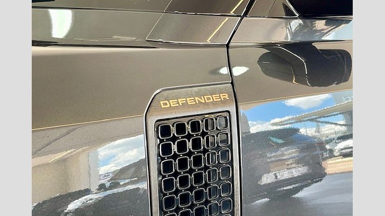 2025 Approved Land Rover Defender OCTA Carpathian Grey P635 OCTA 2025 Defender OCTA Edition One