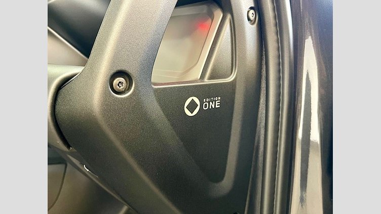 2025 Approved Land Rover Defender OCTA Carpathian Grey P635 OCTA 2025 Defender OCTA Edition One