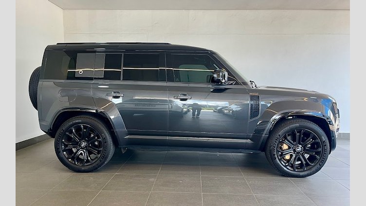 2025 Approved Land Rover Defender OCTA Carpathian Grey P635 OCTA 2025 Defender OCTA Edition One