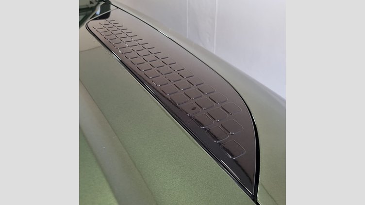 2026 Approved Land Rover Defender 90 Woolstone Green ( D250 Defender 90 D250 X-Dynamic SE