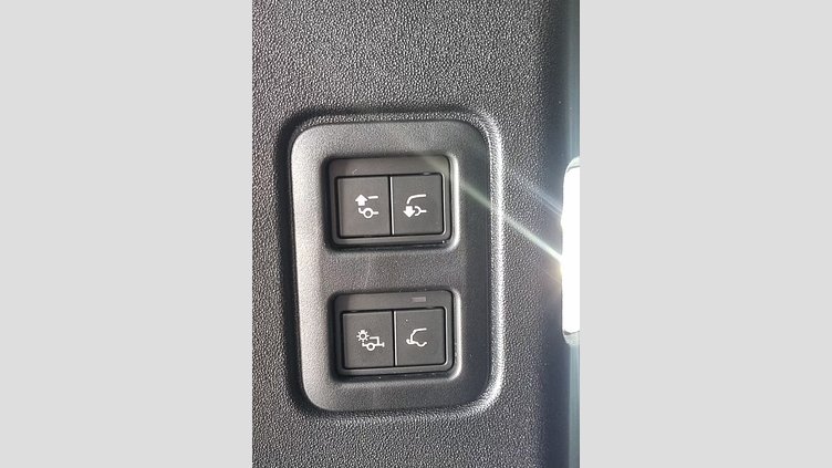 2026 Approved Land Rover Defender 90 Woolstone Green ( D250 Defender 90 D250 X-Dynamic SE