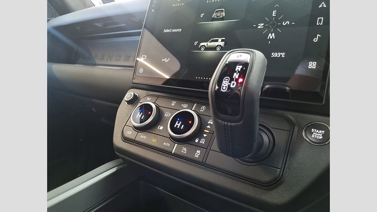 2026 Approved Land Rover Defender 90 Woolstone Green ( D250 Defender 90 D250 X-Dynamic SE