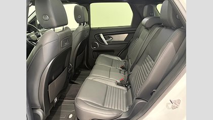 Discovery Sport 9
