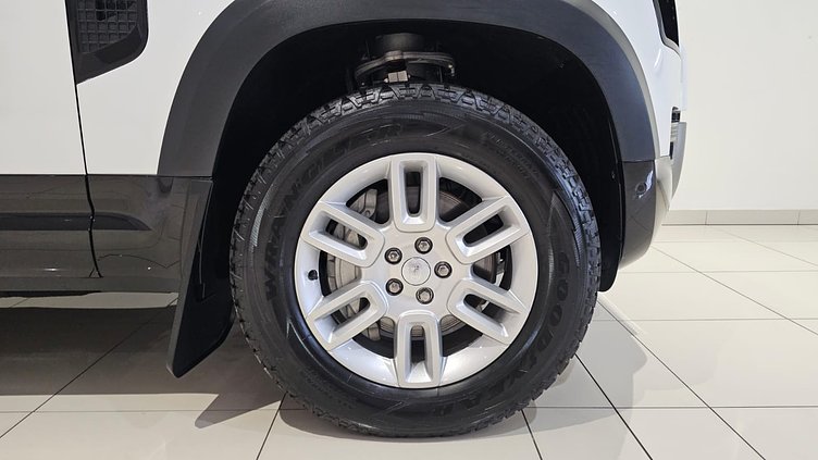 2024 Approved Land Rover Defender 110 Fuji White AWD 300PS X-Dynamic HSE