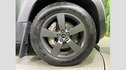 Defender 110 8