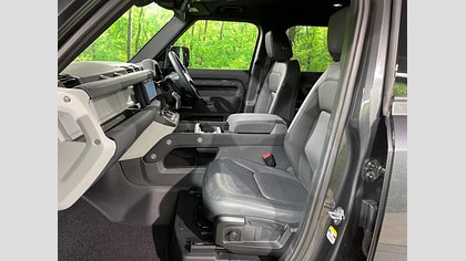 Defender 110 2