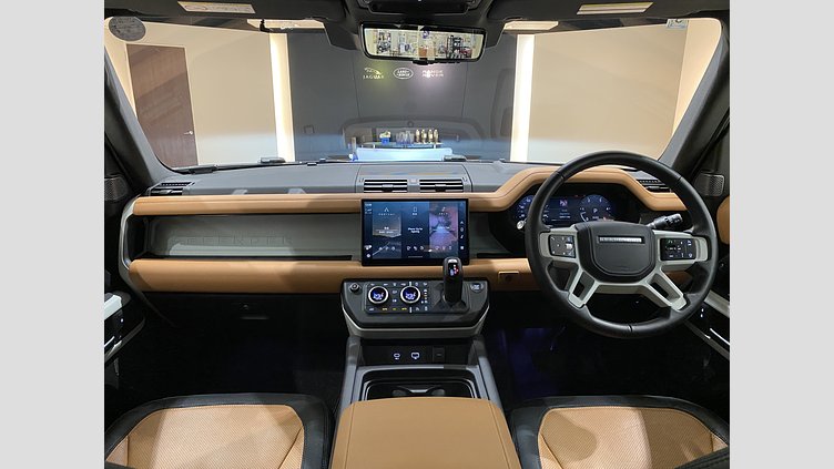 2024 認定中古車 Land Rover Defender 110 サントリーニブラック D300 AWD（AT） X-DYNAMIC HSE