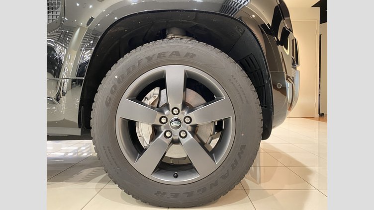 2024 認定中古車 Land Rover Defender 110 サントリーニブラック D300 AWD（AT） X-DYNAMIC HSE