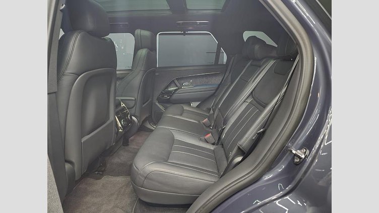 2024 Approved Land Rover Range Rover Sport Varesine Blue Step into exceptional power, luxury, and cutting-edge refinement with this 2024 Range Rover Sport D350 Dynamic HSE finished in striking Varesine Blue, with only 17,000km on the clock.  D350 Dynamic HSE