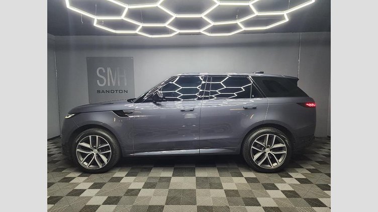 2024 Approved Land Rover Range Rover Sport Varesine Blue Step into exceptional power, luxury, and cutting-edge refinement with this 2024 Range Rover Sport D350 Dynamic HSE finished in striking Varesine Blue, with only 17,000km on the clock.  D350 Dynamic HSE