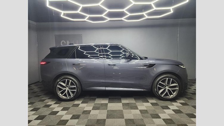 2024 Approved Land Rover Range Rover Sport Varesine Blue Step into exceptional power, luxury, and cutting-edge refinement with this 2024 Range Rover Sport D350 Dynamic HSE finished in striking Varesine Blue, with only 17,000km on the clock.  D350 Dynamic HSE