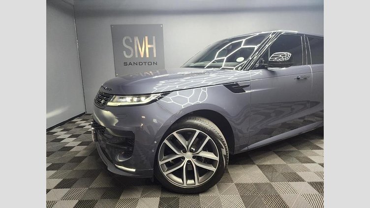 2024 Approved Land Rover Range Rover Sport Varesine Blue Step into exceptional power, luxury, and cutting-edge refinement with this 2024 Range Rover Sport D350 Dynamic HSE finished in striking Varesine Blue, with only 17,000km on the clock.  D350 Dynamic HSE