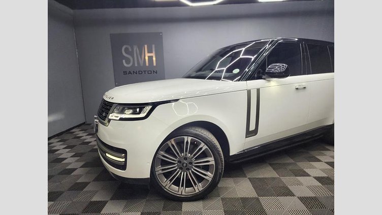 2024 Approved Land Rover Range Rover Fuji White Experience unmatched luxury and performance with the 2024 Land Rover Range Rover P530 Autobiography. Dressed in elegant Fuji White, this SUV combines sophisticated design with cutting-edge engineering.  P530 Autobiography