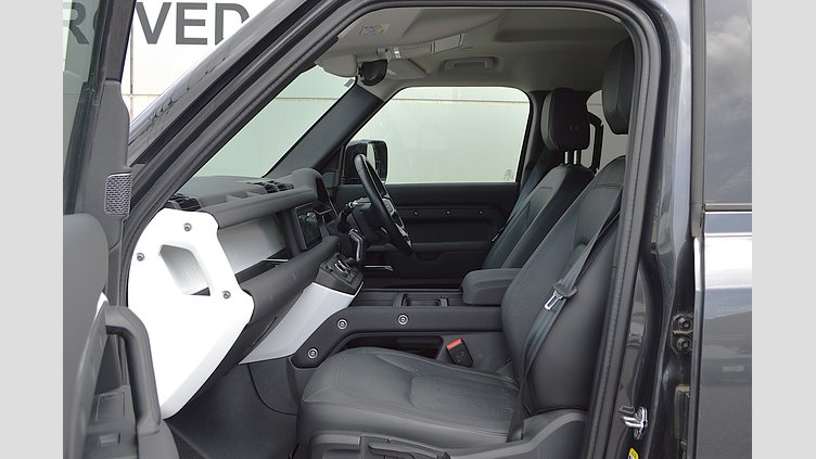 2021 認定中古車 Land Rover Defender 110 カルパチアングレイ P300 AWD（AT） S