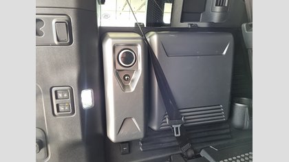 Defender 110 13