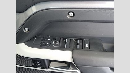 Defender 110 16