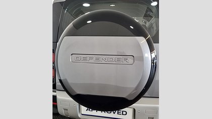 Defender 110 17