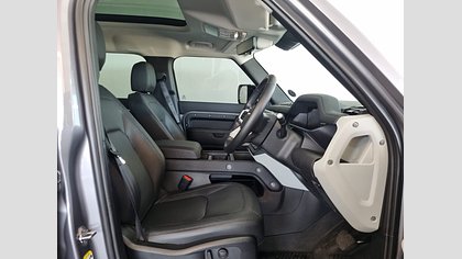 Defender 110 19